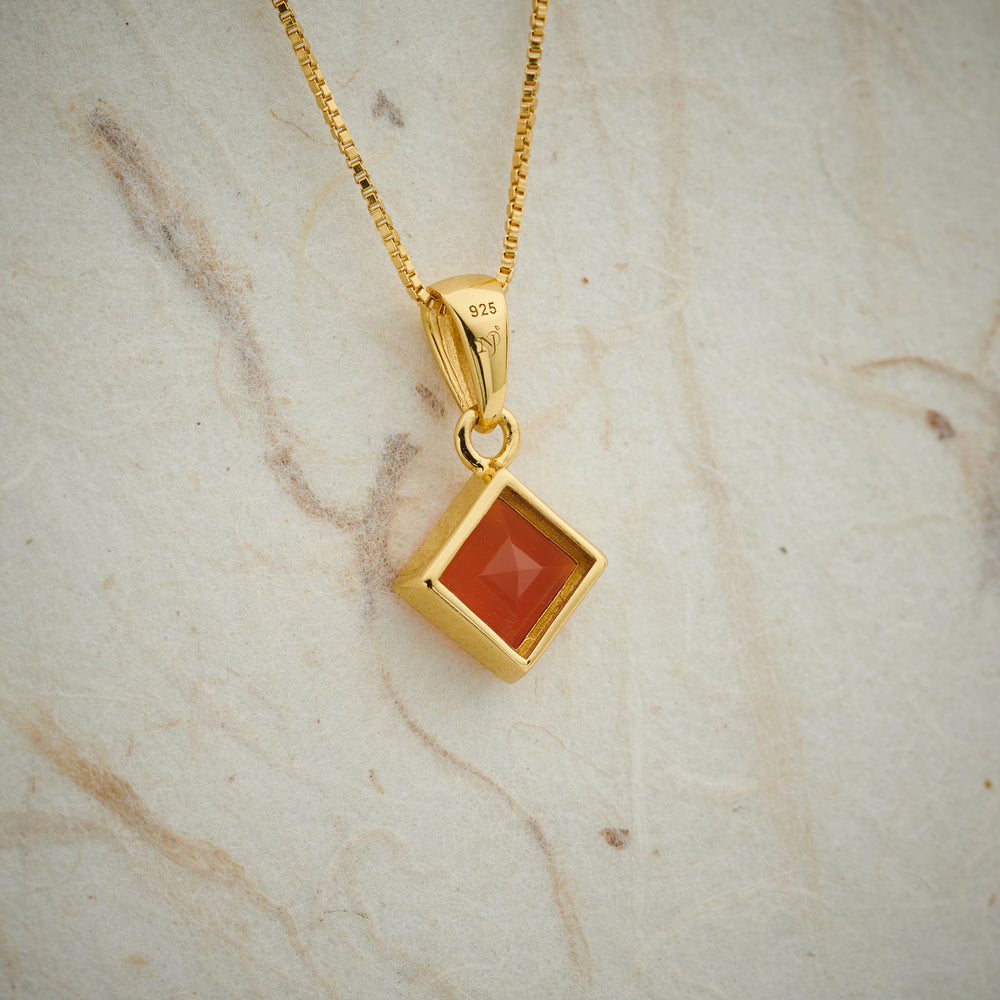 Carnelian Everyday Gold Pendant