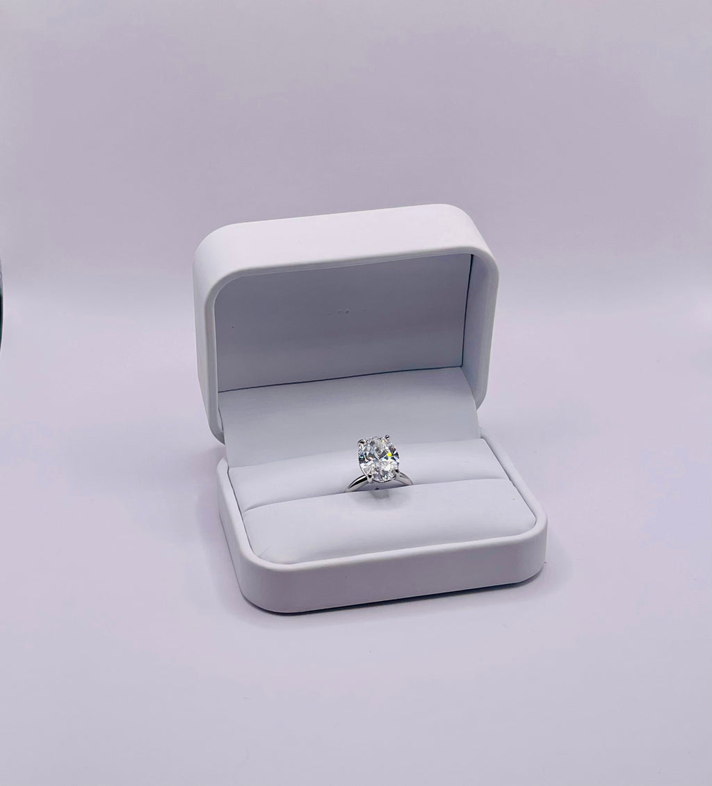 ROSÉ OVAL CUT SOLITAIRE LAB DIAMOND ENGAGEMENT RING