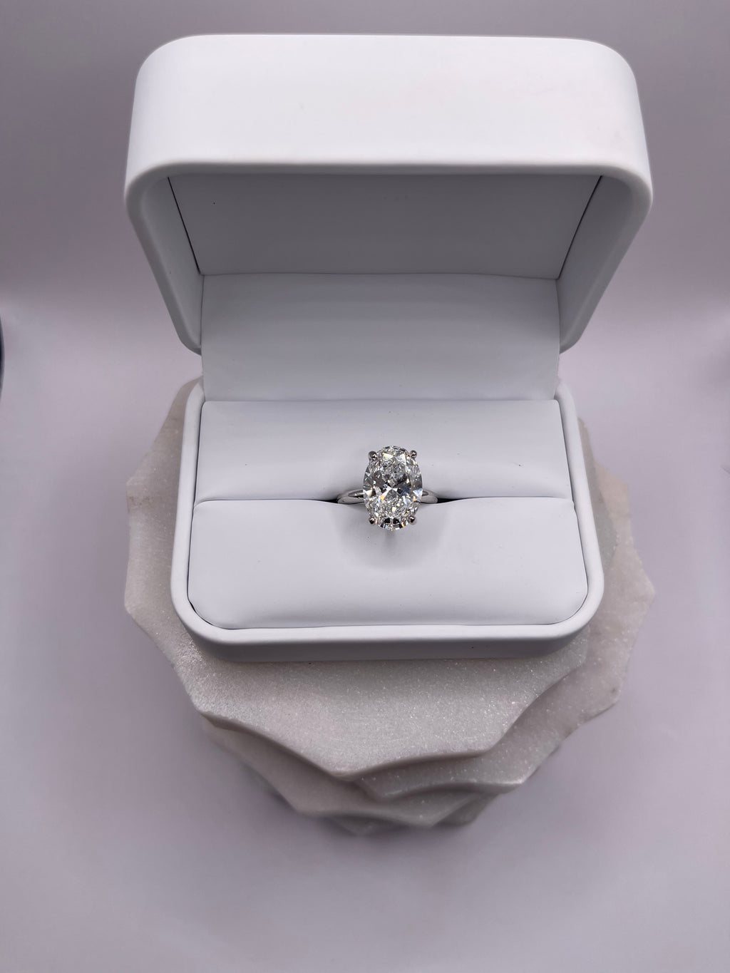 ROSÉ OVAL CUT SOLITAIRE LAB DIAMOND ENGAGEMENT RING