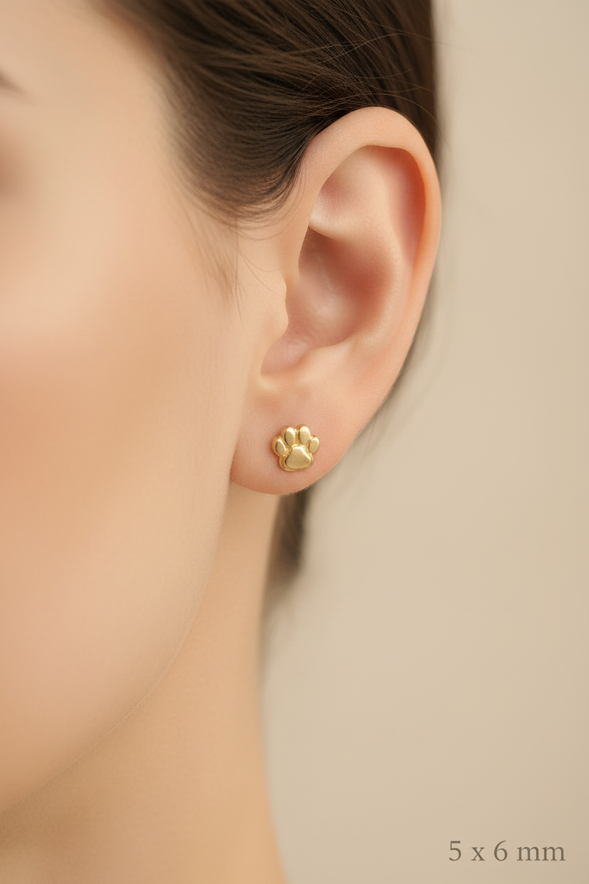 Paw Print Stud - 5x6mm Size Reference